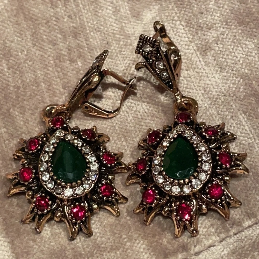 TURKISH Necklace & Earrings Set - Picture 2 of 9